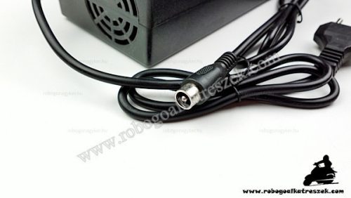 Elektromos kerékpár töltő SLA 48V 1,8Ah két pólusú kerek csatlakozóval