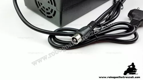 Elektromos kerékpár töltő SLA 48V 1,8Ah két pólusú kerek csatlakozóval